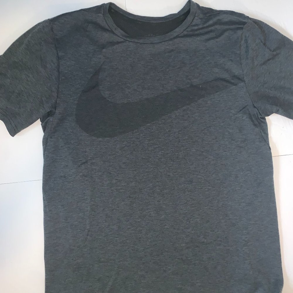 Nike Dri-Fit Size Medium Men's Shirt